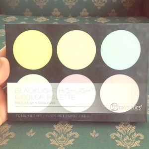 BH Cosmetics Blacklight Highlight Strobing Pallet